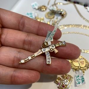 14 karat gold tricolores czs Gun, Rifle